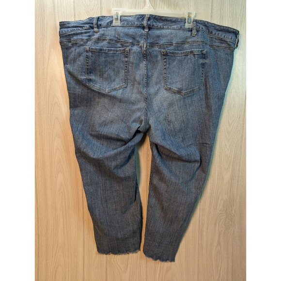 Torrid Denim We Swear By The Fit Size 26R Boyfriend Jeans Distressed Stretch - Picture 2 of 8